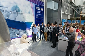 700 учащихся посетили выставки, организованные на заводе "Русские Электрические Двигатели"
